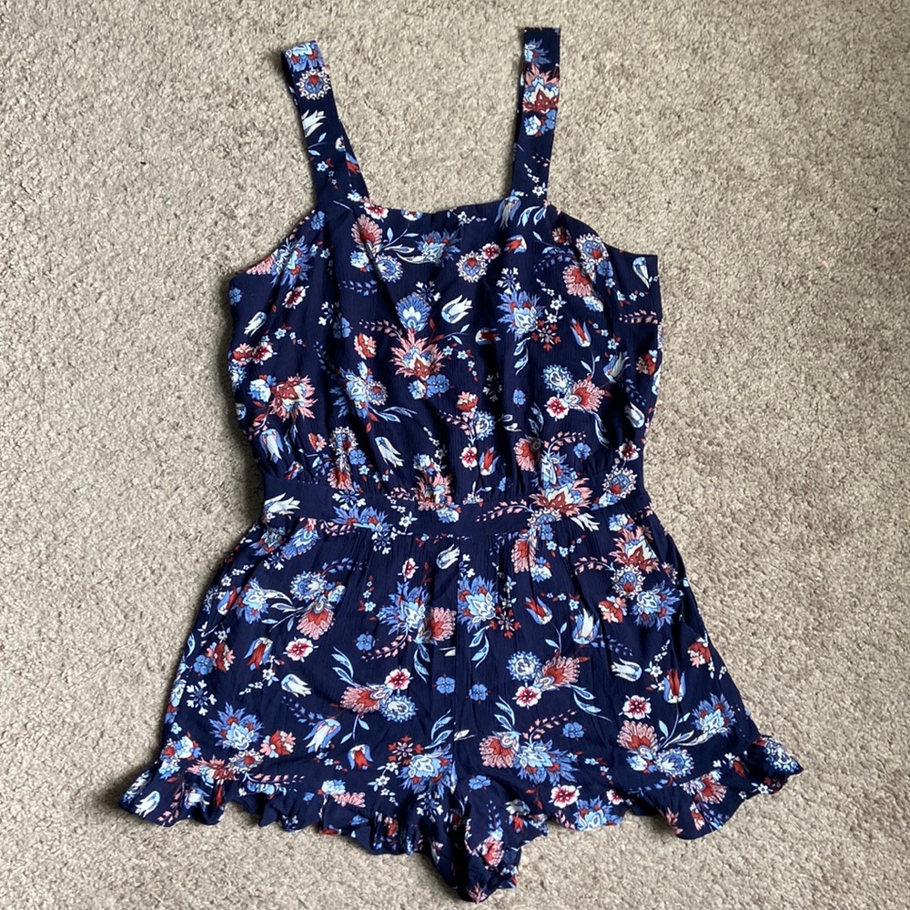 LOFT romper. Excellent condition. No flaws. Perfect for the beach